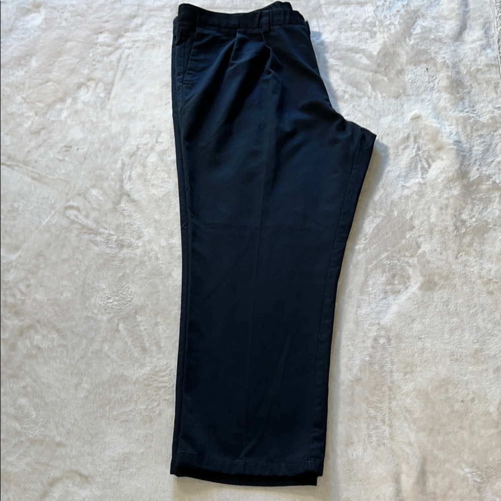 Dockers Men’s Black Chinos Classic Style Pleated Fit 100% Cotton SZ 44 X 30